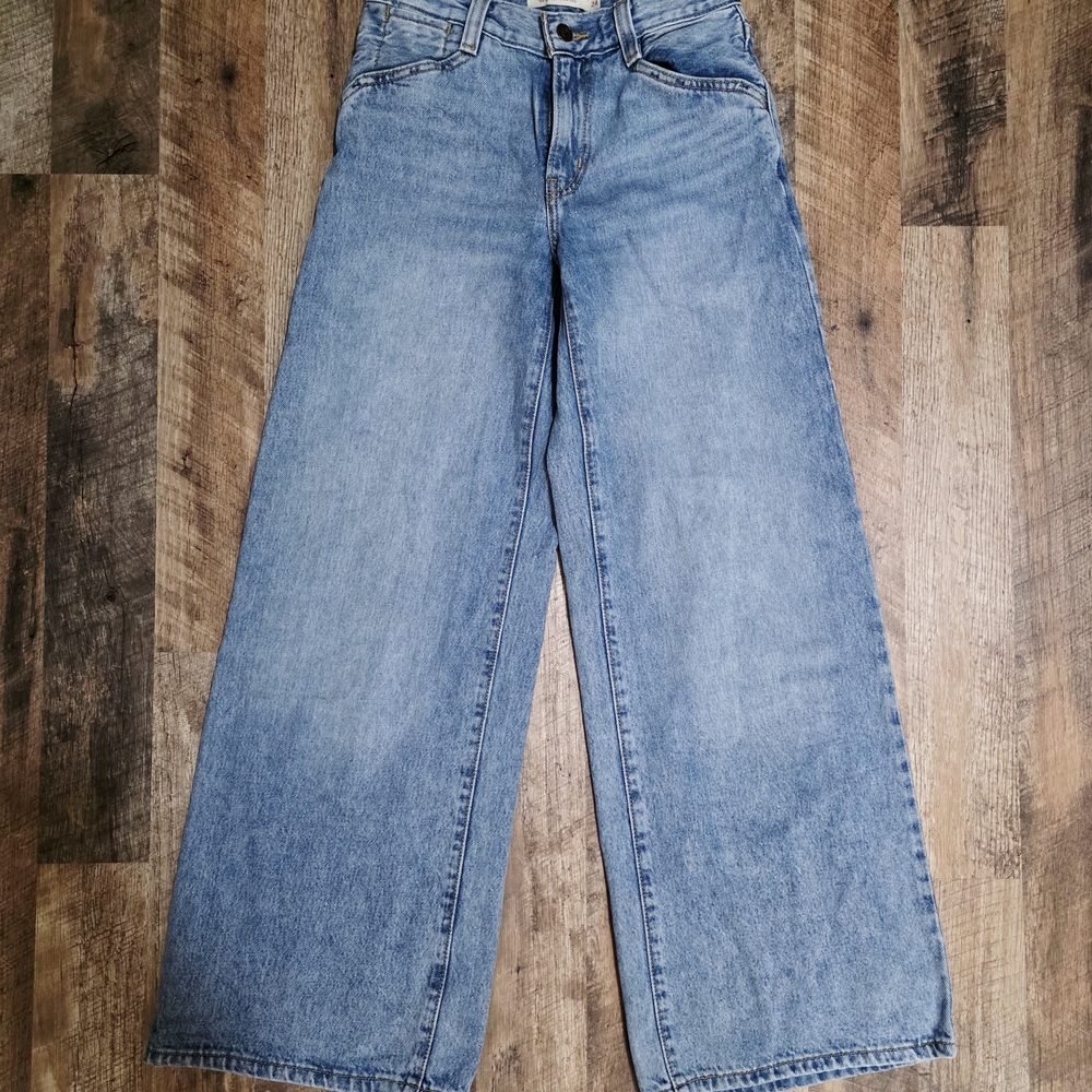 Levi’s 94 Baggy Wide Leg Light Wash Jeans Size 24
